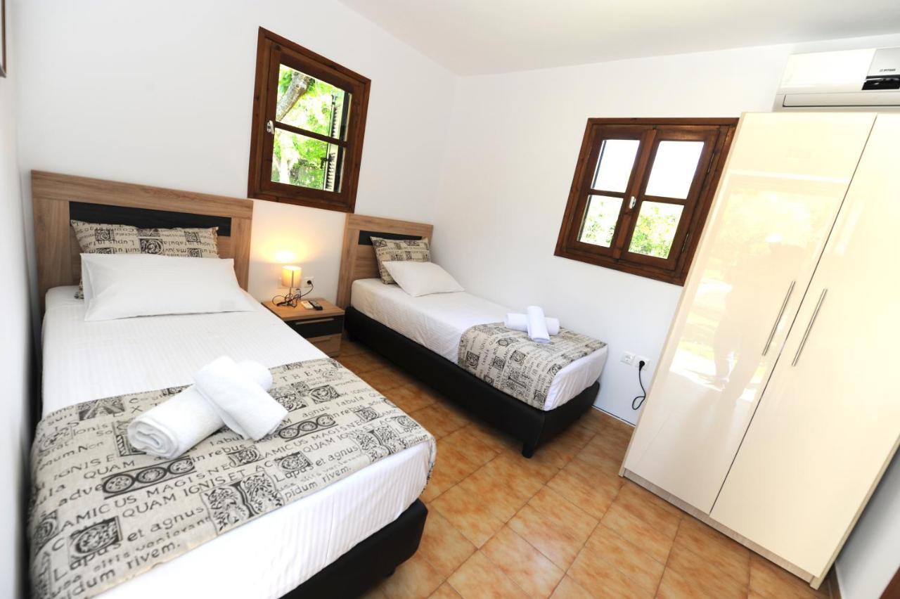 Camping & Bungalows Castle View Misztrász Kültér fotó