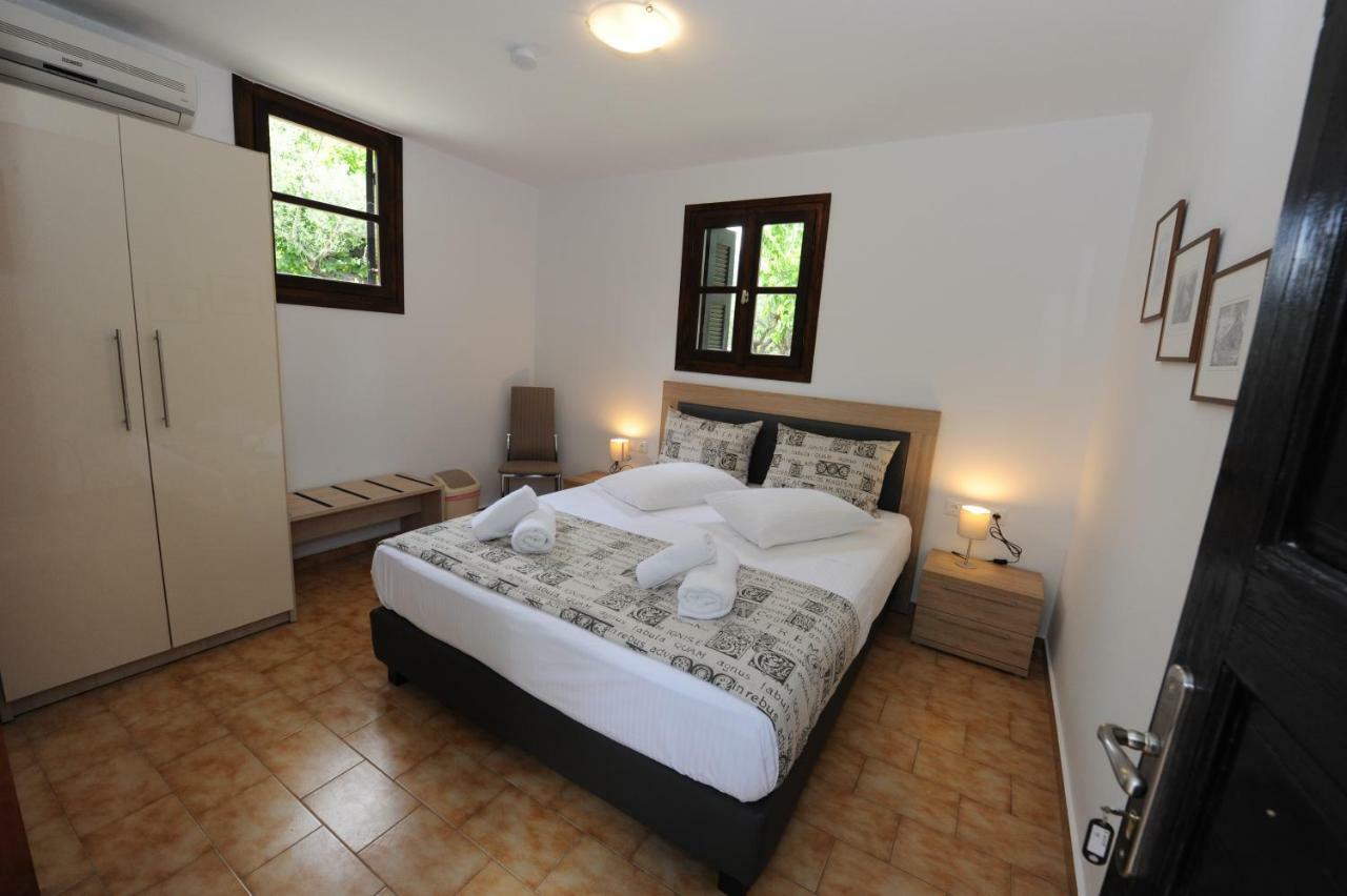 Camping & Bungalows Castle View Misztrász Kültér fotó