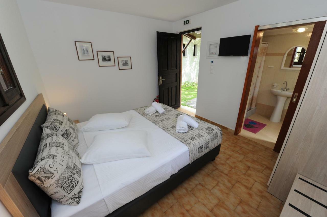 Camping & Bungalows Castle View Misztrász Kültér fotó